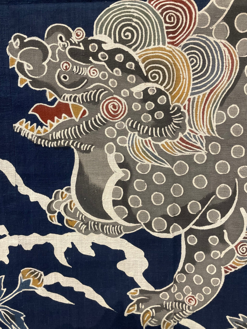 Guardian Lion-Dog : Hand-Dyed Katakai Cotton Tapestry (KONNI 1751)